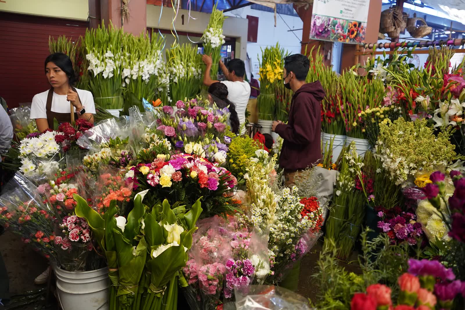 Flower stalls, Oaxaca market
